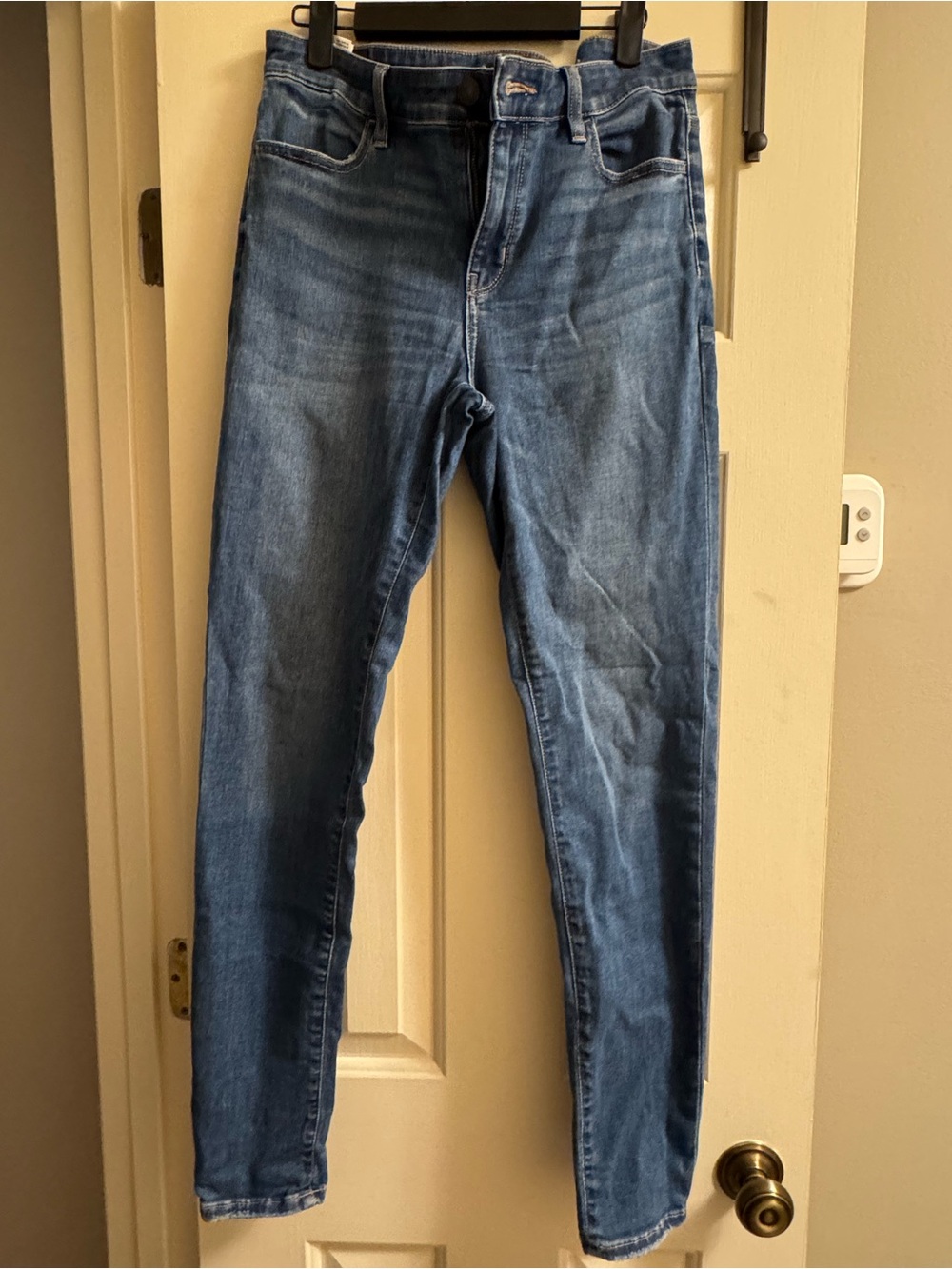 American Eagle Outfitters Skinny Jeans — Medium Blue Wash
